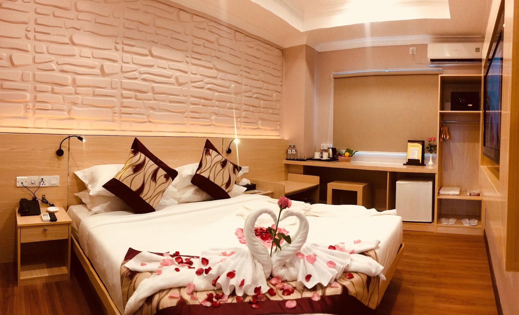 Hotel Shwe Gone Daing, Янгон Екстериор снимка