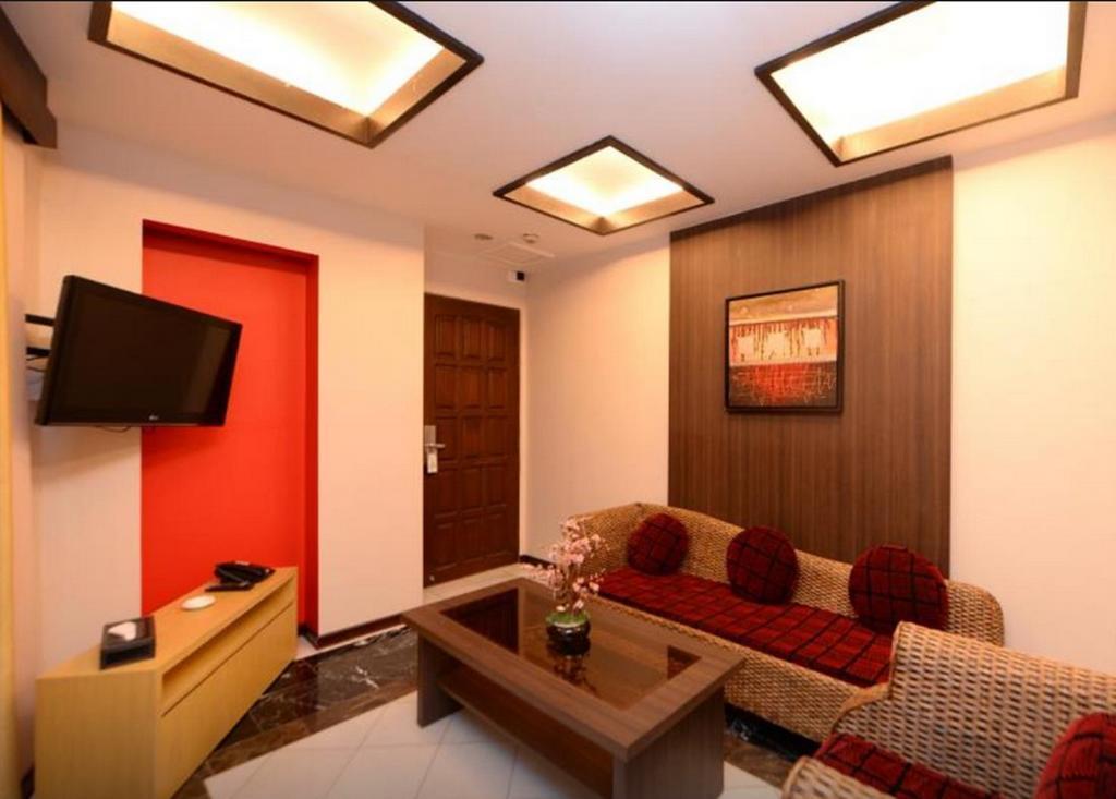 Hotel Shwe Gone Daing, Янгон Екстериор снимка