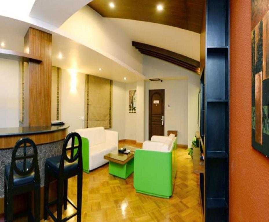 Hotel Shwe Gone Daing, Янгон Екстериор снимка