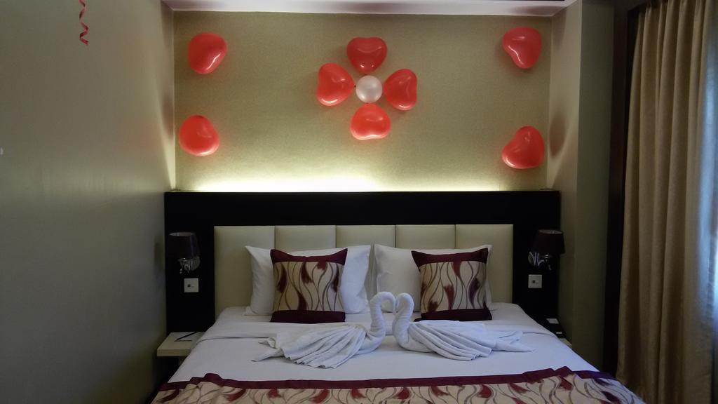 Hotel Shwe Gone Daing, Янгон Екстериор снимка