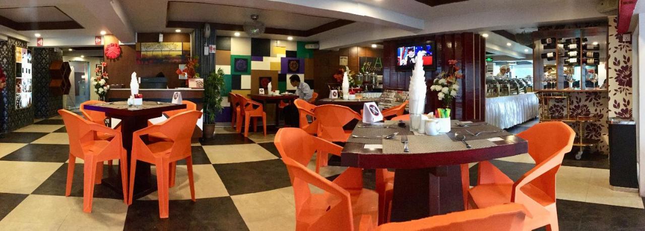Hotel Shwe Gone Daing, Янгон Екстериор снимка